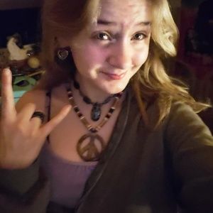 Meet your Posher, Adria